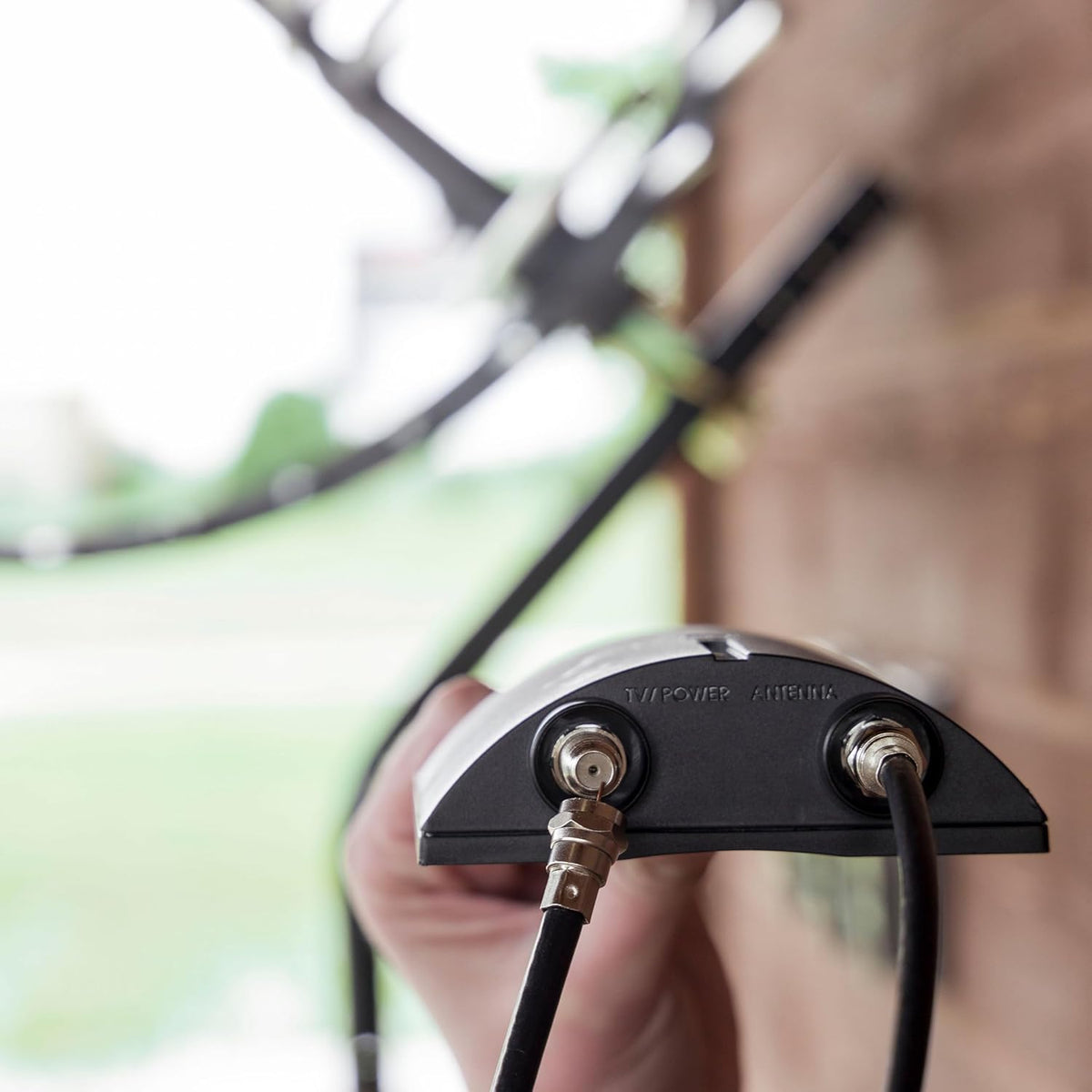 GE Pro Outdoor Antenna Amplifier GE-PRO-AMP – Low Noise HD Signal Booster