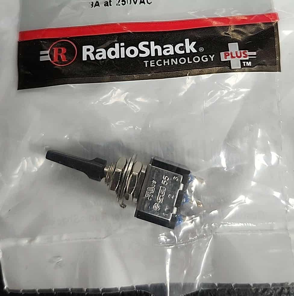 RadioShack 275-0664 DPDT Mini Toggle Switch Center-Off 6A @ 125VAC (1 Per Pack)
