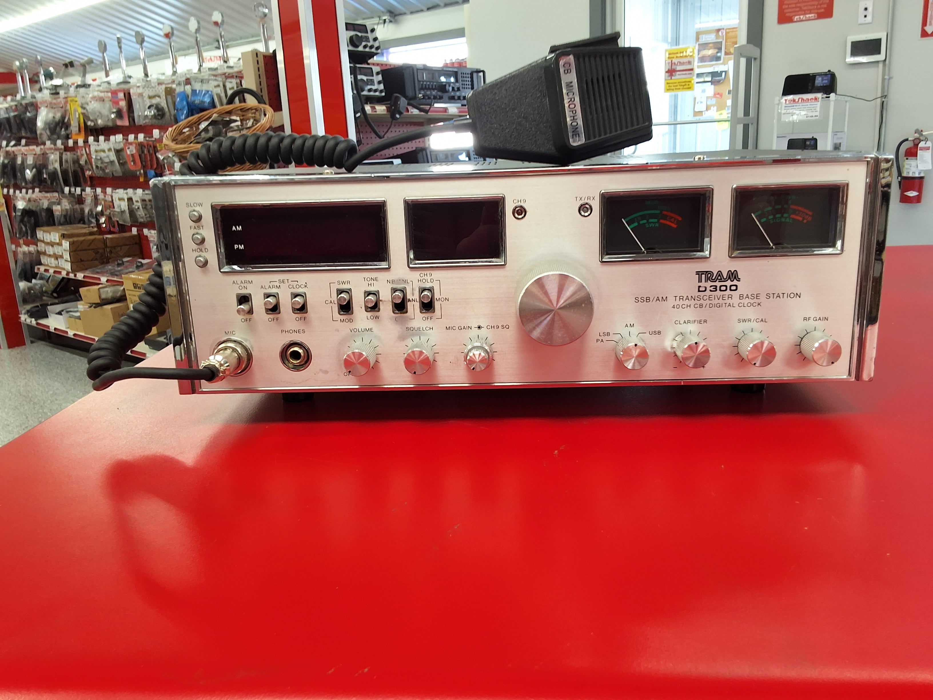 Tram D300 40 CH. CB Base. (Pre-Owned)